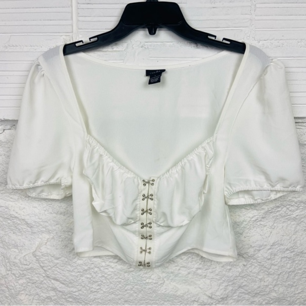 NWOT RUE 21 white corset front puff sleeve cropped shirt size large
